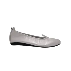 ARCHE / Laius - white patent