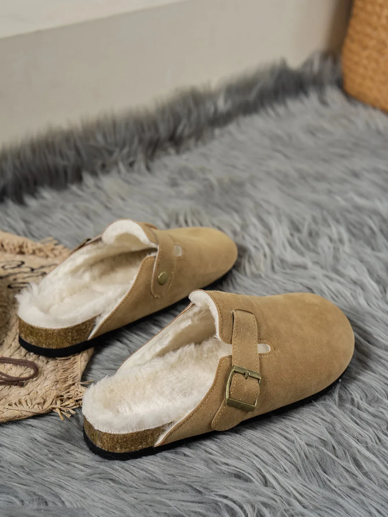 Comwarm Fur Lined Clogs for Women Men Winter Fuzzy Cork Slippers Fur Cork Mules Short Plush House Cork Shoes Winter Zuecos Mujer
