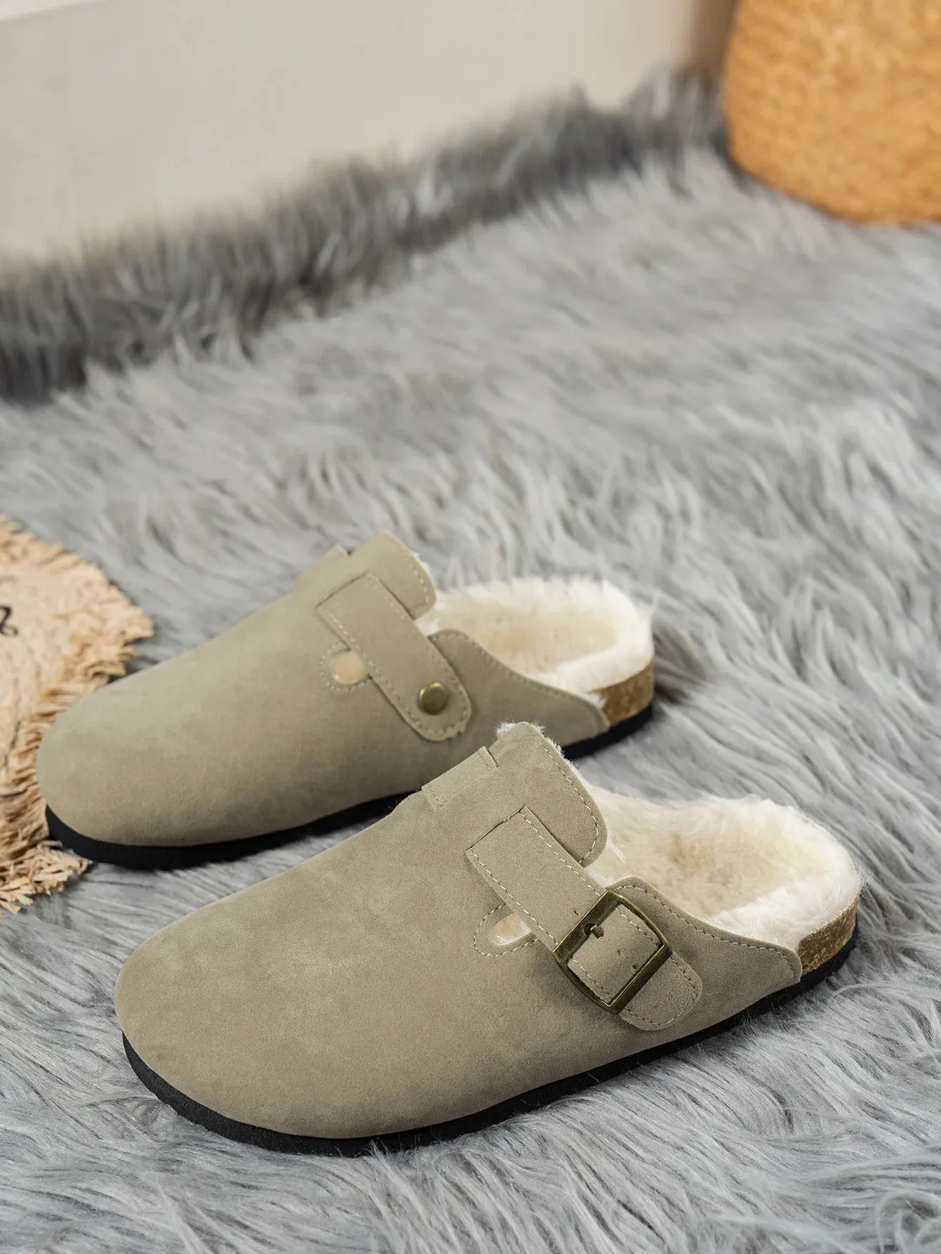 Comwarm Fur Lined Clogs for Women Men Winter Fuzzy Cork Slippers Fur Cork Mules Short Plush House Cork Shoes Winter Zuecos Mujer