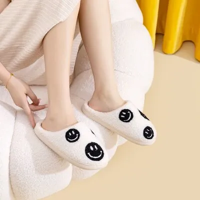 Melody Smiley Face Slippers- Black & White