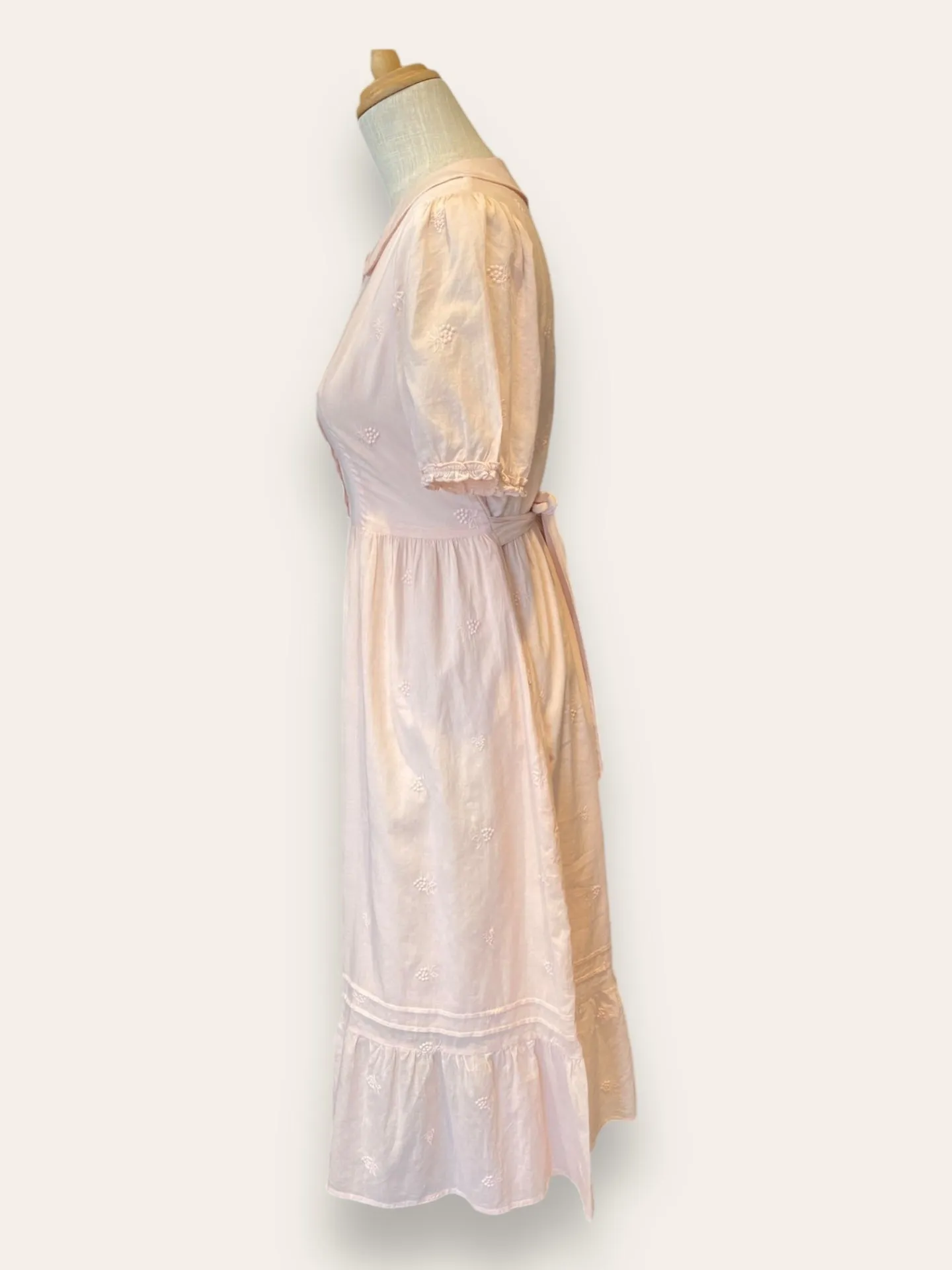 Simple Retro Pink w embroidery Dress M